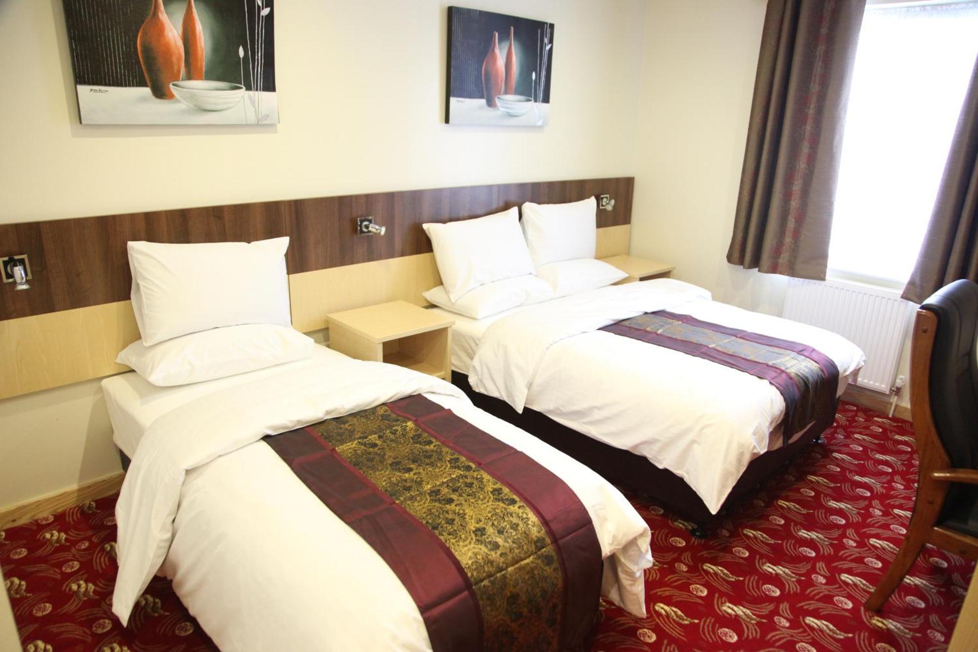 Cambridge Hotel Huddersfield