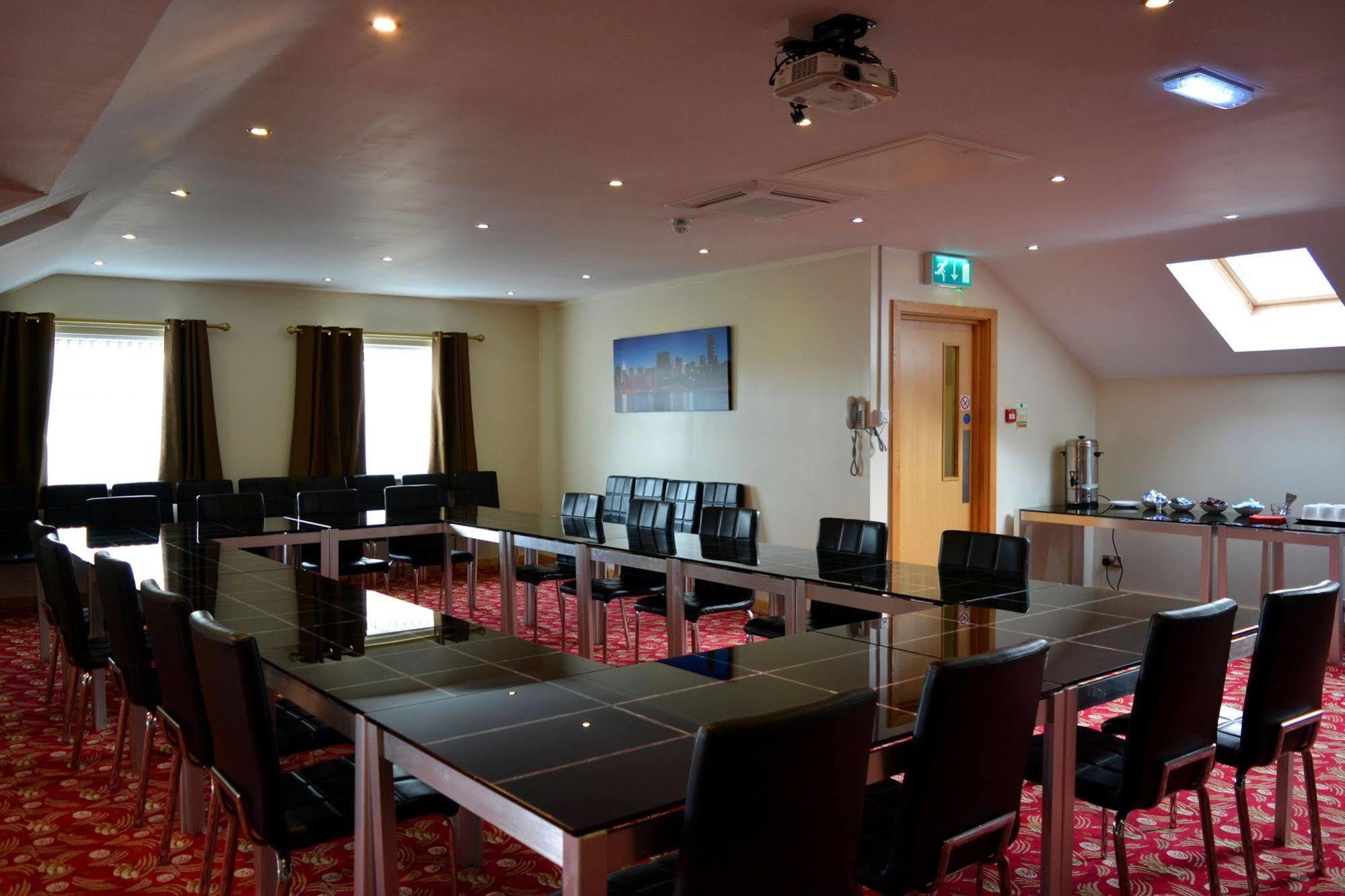 Cambridge Hotel 3*