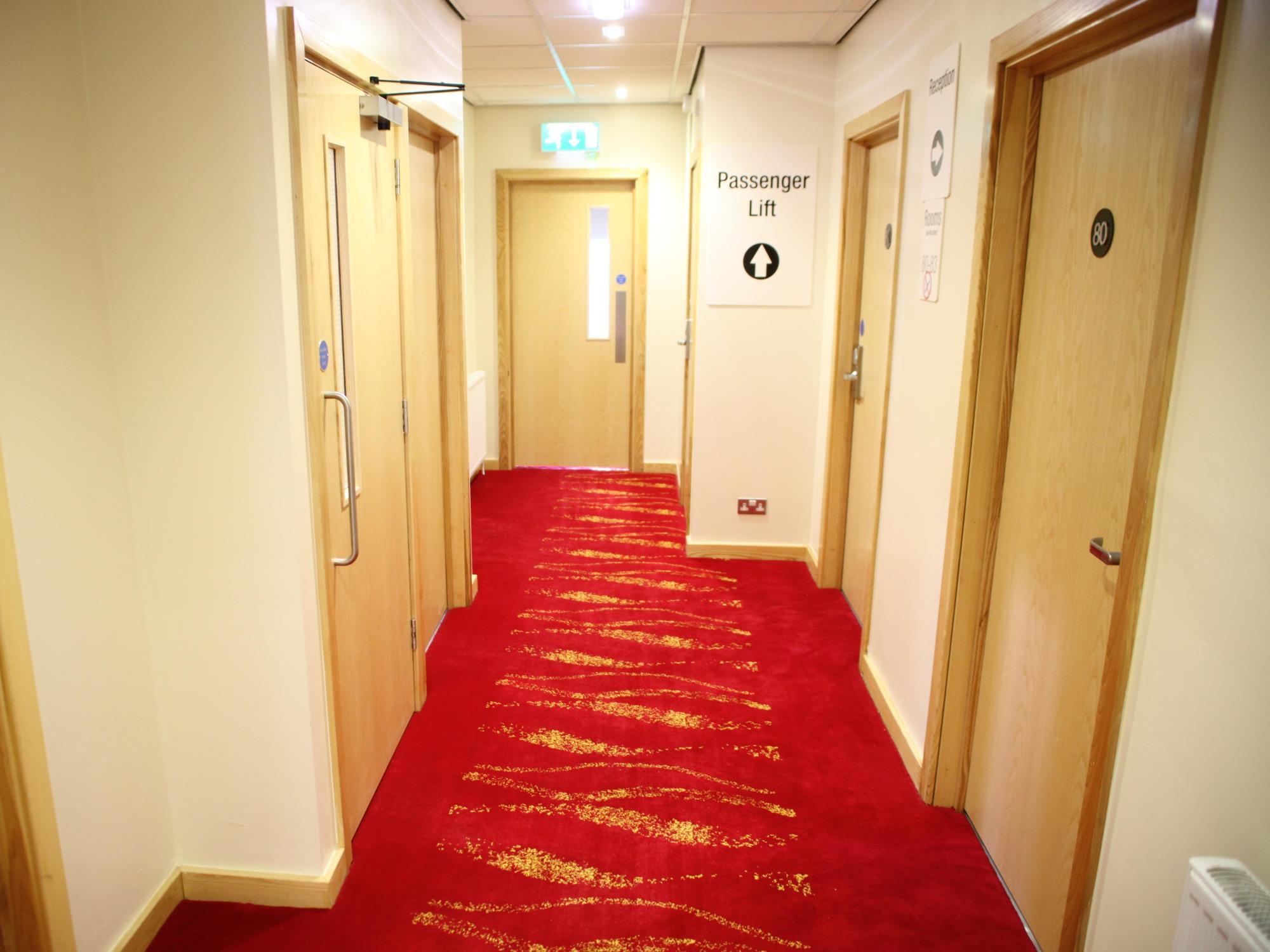 Cambridge Hotel Huddersfield